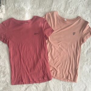 NWOT Love & Heart Graphic T-Shirts - Pink Size XS